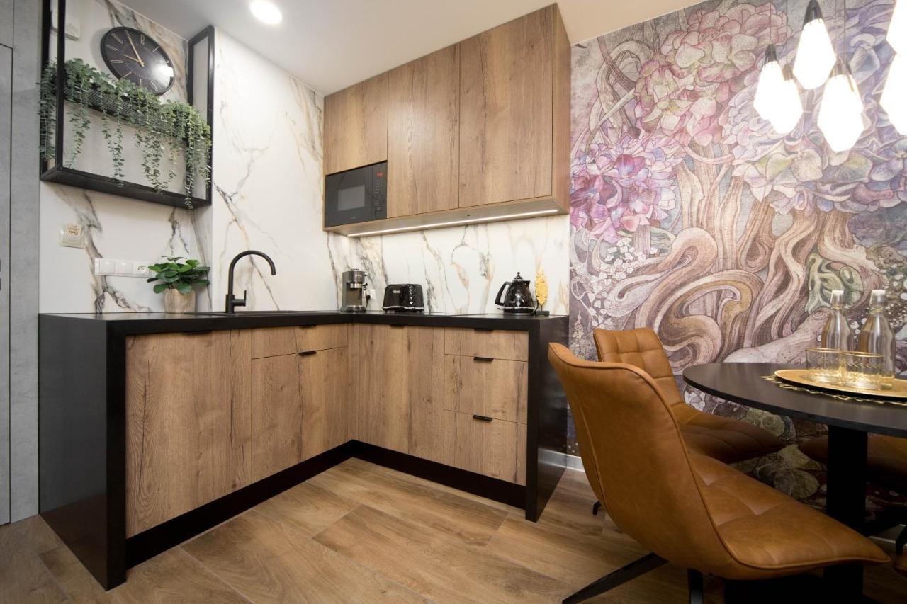 Jacuzzi Main Square Apartment *